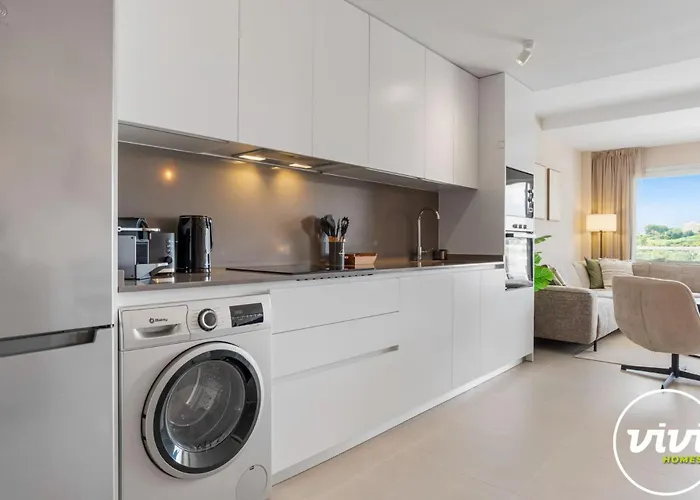 Vivi Homes - Buena Vida Family With Views, Pool & Gym Appartement Estepona