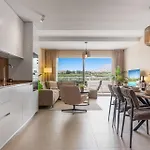 Vivi Homes - Buena Vida Family With Views, Pool & Gym *
