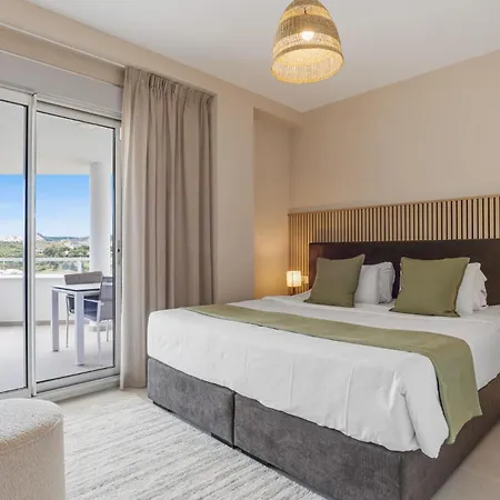 Vivi Homes - Buena Vida Family With Views, Pool & Gym