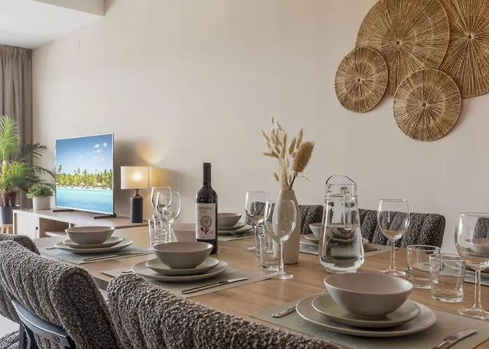 Vivi Homes - Buena Vida Family With Views, Pool & Gym * Εστεπόνα